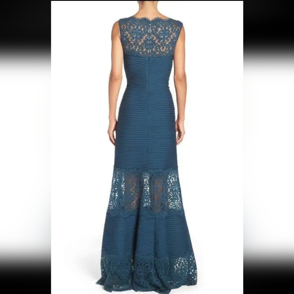 Tadashi Shoji Blue Pintuck Jersey & Illusion Lace Full Length Gown Size Medium - Picture 3 of 8